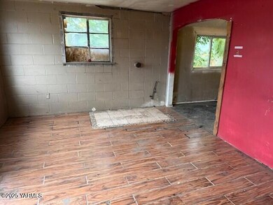 1204 Cherry Ave, Yakima, WA 98902 - photo 4