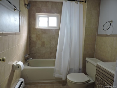 18 Leach St, Lynbrook, NY 11563 - photo 3