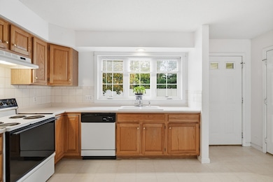 585 Sheridan St unit 44, Chicopee, MA 01020 - photo 2