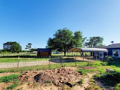 580 Parker St, Azle, TX 76020 - photo 4