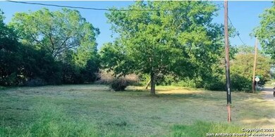 524 E Seidemann St, Seguin, TX 78155 - photo 3