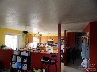 1351 SW 16th St, Redmond, OR 97756 - photo 3