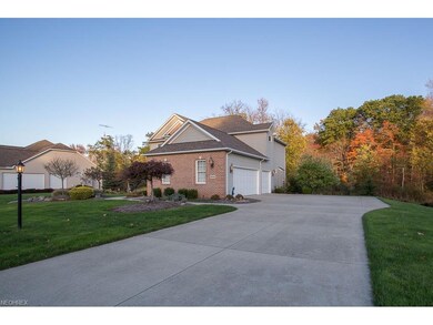 9641 Amberwood Ct, Broadview Heights, OH 44147 - photo 2