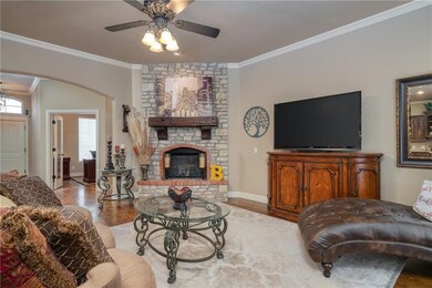 2425 SE 12th St, Moore, OK 73160 - photo 5