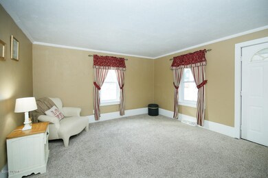 615 Main St-104