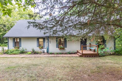 103 E Spangler Ln-2