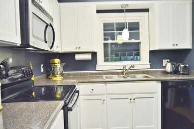 414 S Walker St, Burgaw, NC 28425 - photo 2