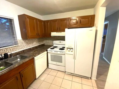 4056 Bonhill Dr unit 2C, Arlington Heights, IL 60004 - photo 2