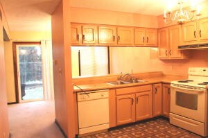 Fully applianced kitchen