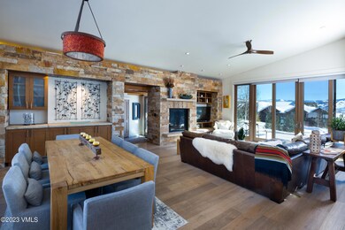 1793BeardCreek_Living2