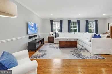 6833 Mclean Province Cir, Falls Church, VA 22043 - photo 7