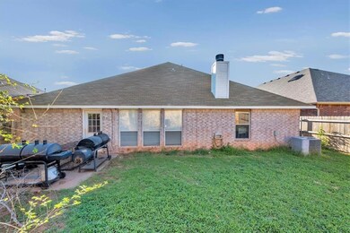 820 Elm Creek Dr, Moore, OK 73160 - photo 7