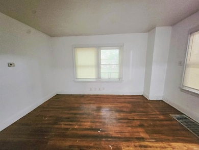 1122 Obrien St, South Bend, IN 46628 - photo 5