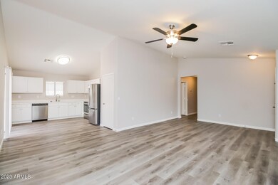 004-photo-living-room-9420838