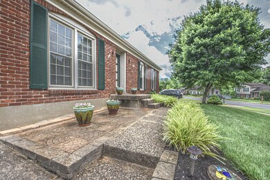 8407 Cloverport Dr, Louisville, KY 40228 - photo 4