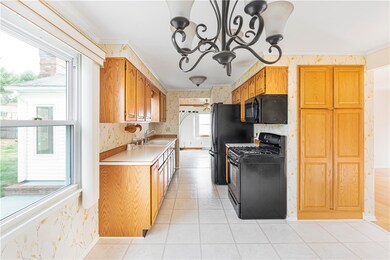 66 Bayberry Rd, Woonsocket, RI 02895 - photo 4