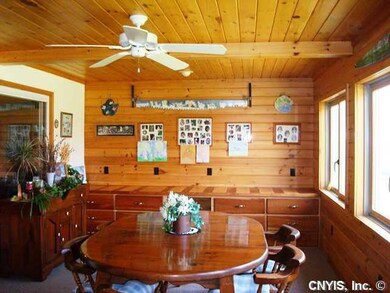 Bonus room. Large room off from entry/foyer and ga
