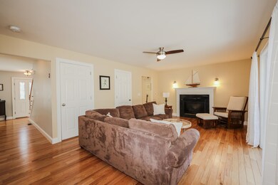 43 W Ridge Cir, Contoocook, NH 03229 - photo 3