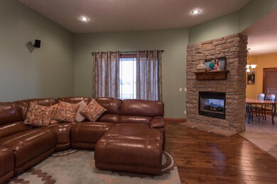 716 N Hawthorn-04