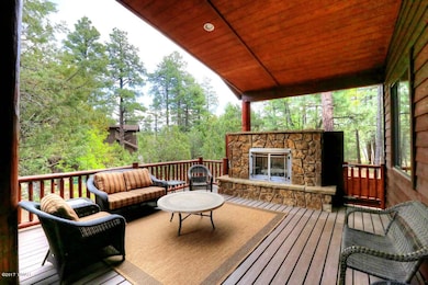 Deck-Fireplace Lounge Area