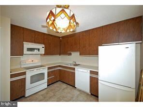 12 Rittenhouse Ct unit 185, Chesterbrook, PA 19087 - photo 6