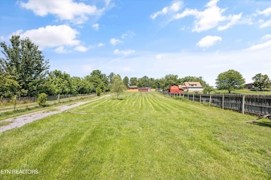 7639 Gibbs Rd, Corryton, TN 37721 - photo 3