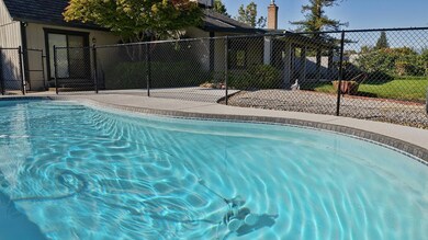 Pool 1 1280