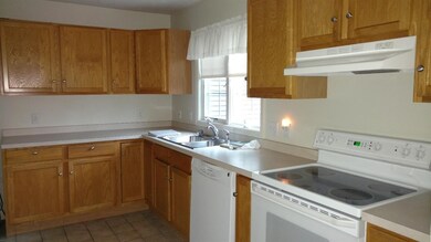 107 Willow Ct unit 7, Chelsea, MI 48118 - photo 6