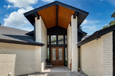 420 Lynndale Ct, Hurst, TX 76054 - photo 3