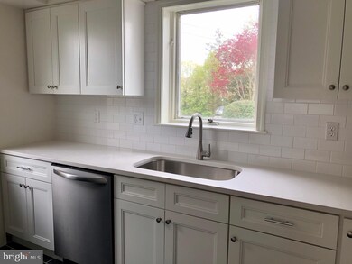 110 Maple Ave, Reading, PA 19607 - photo 5