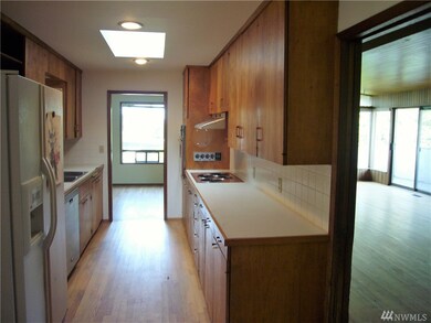 3880 W Mercer Way, Mercer Island, WA 98040 - photo 2