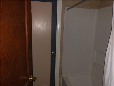 7126 Agnes Ave, Kansas City, MO 64132 - photo 2