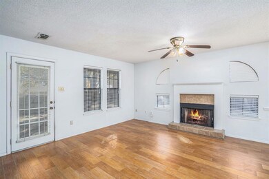 1112 Hemphill Ct, Cleburne, TX 76033 - photo 5