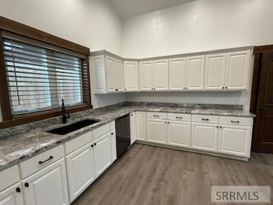 804 Cleveland Ave, Salmon, ID 83467 - photo 7