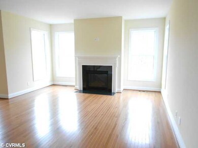 Den/Family/Great Room - PICTURE OF SIMILAR HOME
