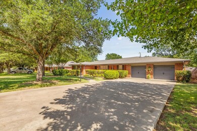 1305 W Westhill Dr, Cleburne, TX 76033 - photo 2