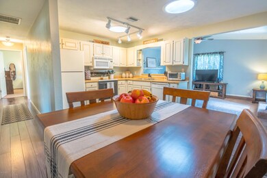 Eat In Kitchen