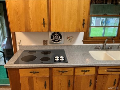 1526 Moll St, North Tonawanda, NY 14120 - photo 3