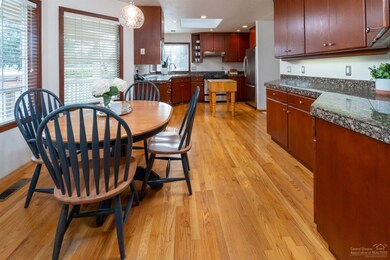 61255 Crescent Ct, Bend, OR 97702 - photo 4