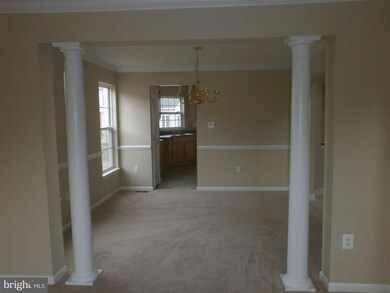13104 Crossview Ct, Beltsville, MD 20705 - photo 3