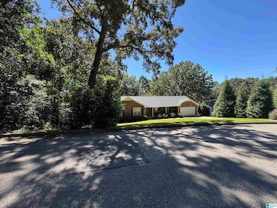 1218 Lawrence Dr, Anniston, AL 36207 - photo 2