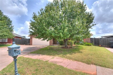 2137 NE 13th St, Moore, OK 73160 - photo 2