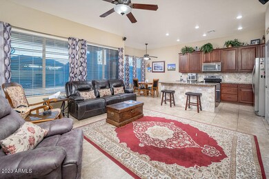 05_Family-Room_01