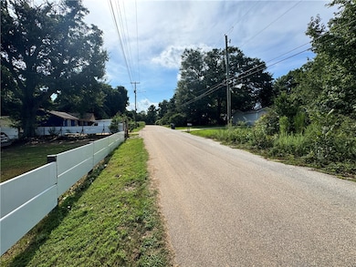 3409 Chilton Ave, Opelika, AL 36801 - photo 3