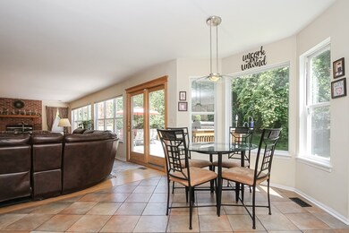 1002 York Cir unit 2, Carpentersville, IL 60110 - photo 5