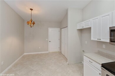 EAT IN NOOK AREA OF KITCHEN