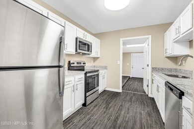 8091 Fabray Dr, Jacksonville, FL 32210 - photo 4