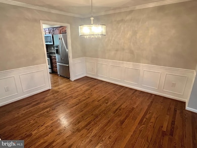 10748 Brewer House Rd, Rockville, MD 20852 - photo 6