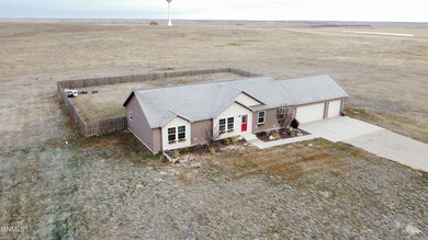 14917 Cochise St, Williston, ND 58801 - photo 3