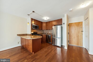 The Newport unit 905, Washington, DC 20036 - photo 4